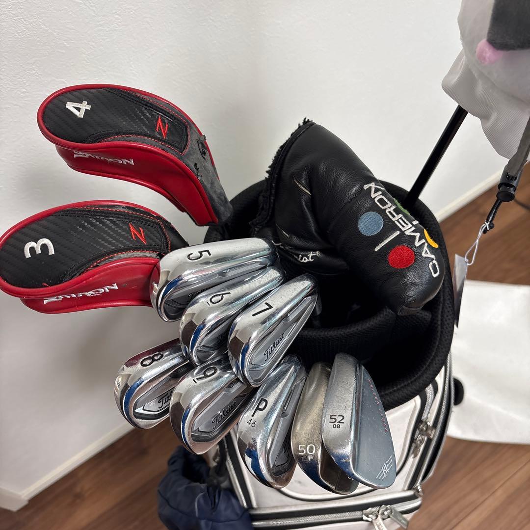 Titleist ホワイトキャディバッグ クラブ付き