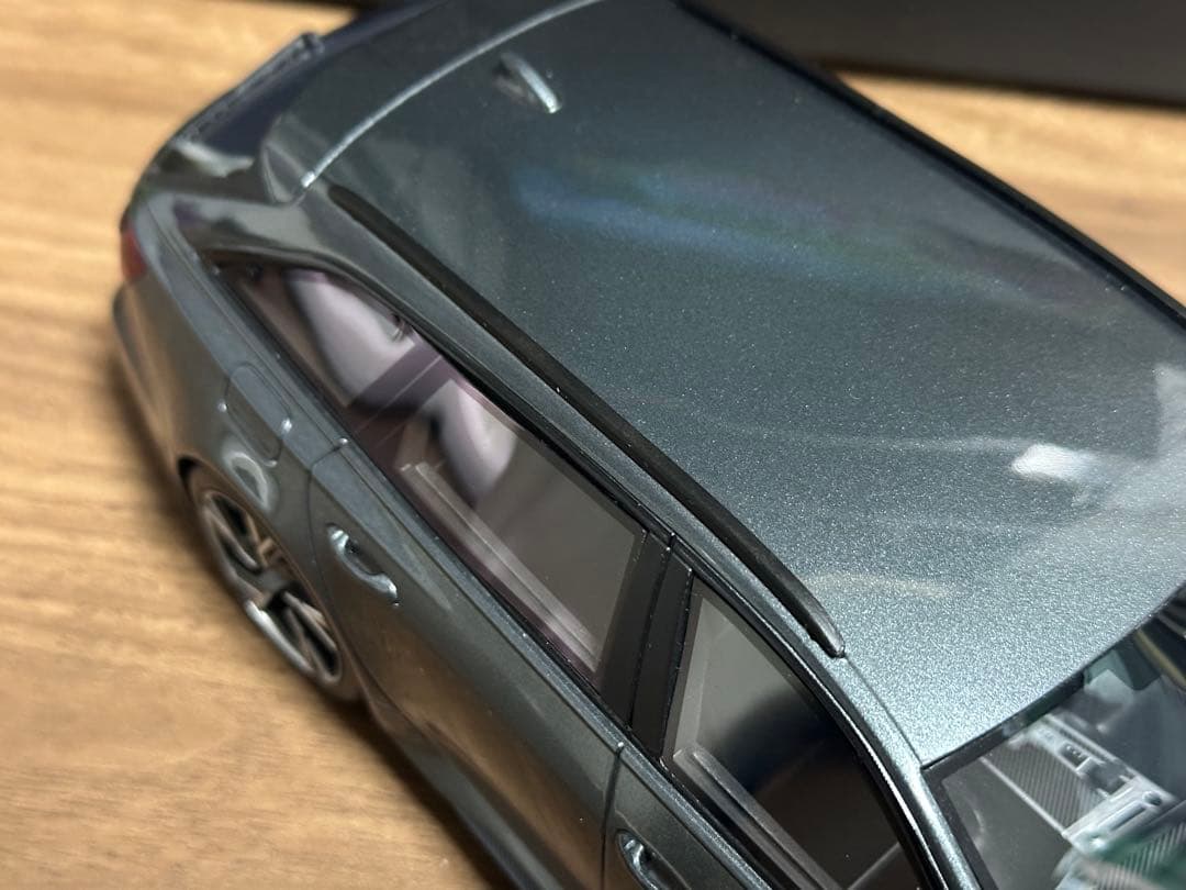 1/18 アウディ RS6 アバント デイトナグレー