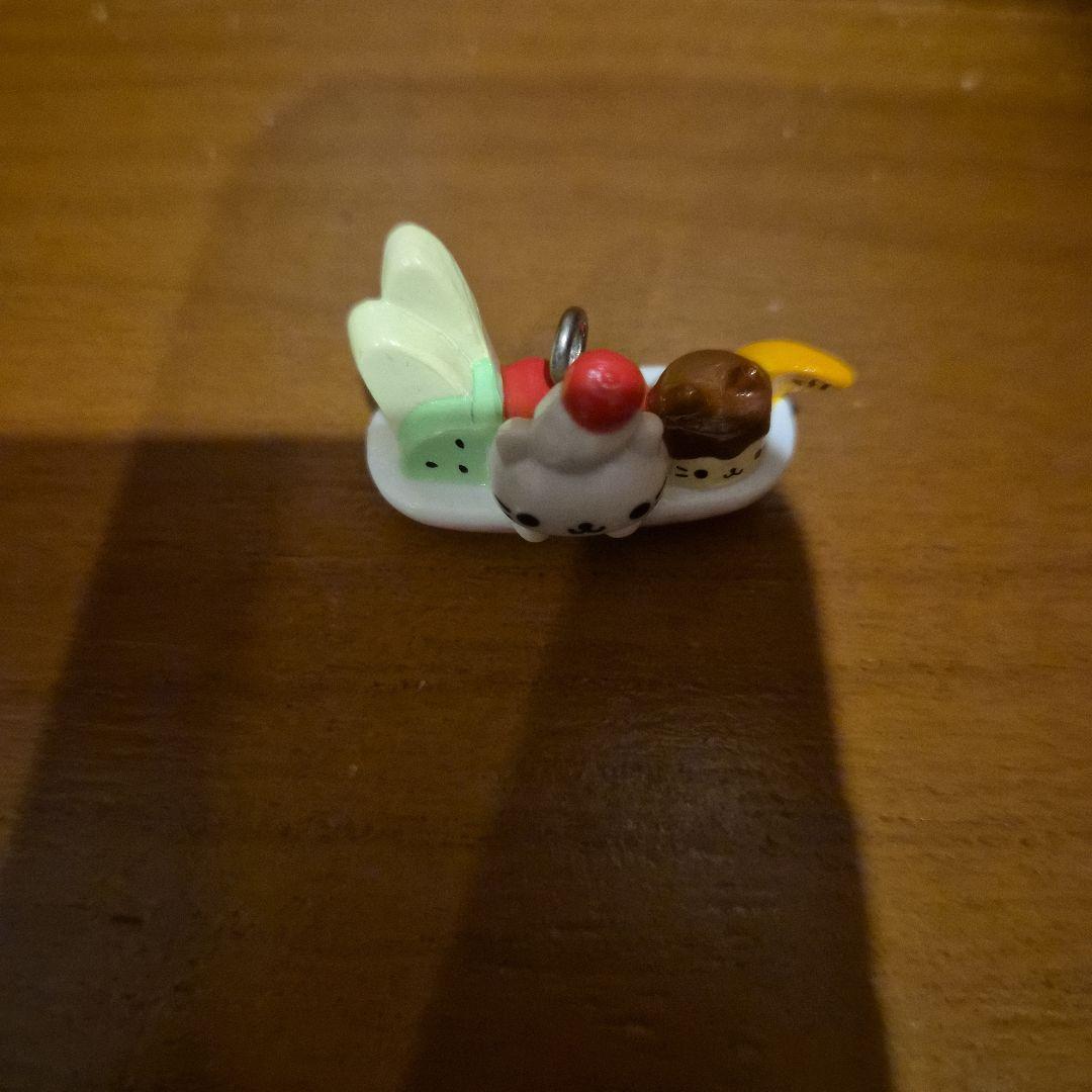 にゃんにゃんにゃんこ にゃんこレストラン フルーツパフェ
