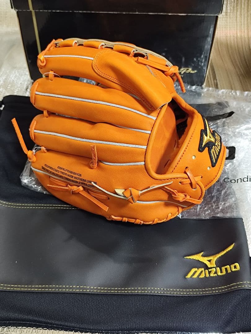 【新品レア物】【早いもの勝ち】投手用Mizuno Pro オレンジレザーグローブ