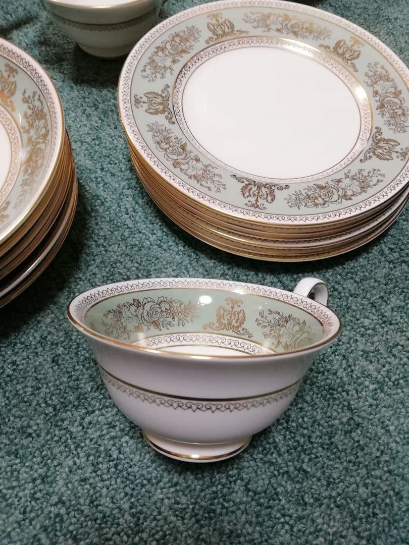 　Bone China
