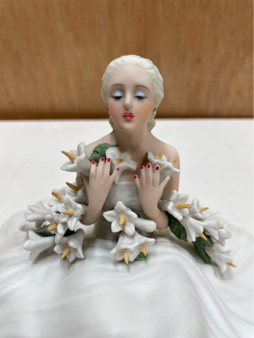 ルイ・イカール ( ユリ ) Icart Figurine Leslis
