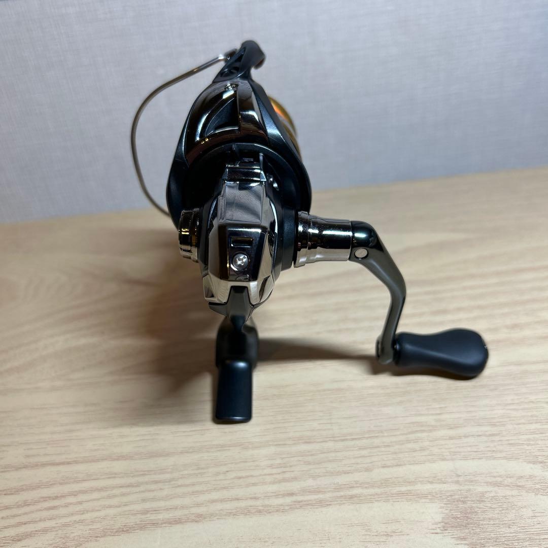 極美品　シマノ　22サハラ2500 リールスタンド