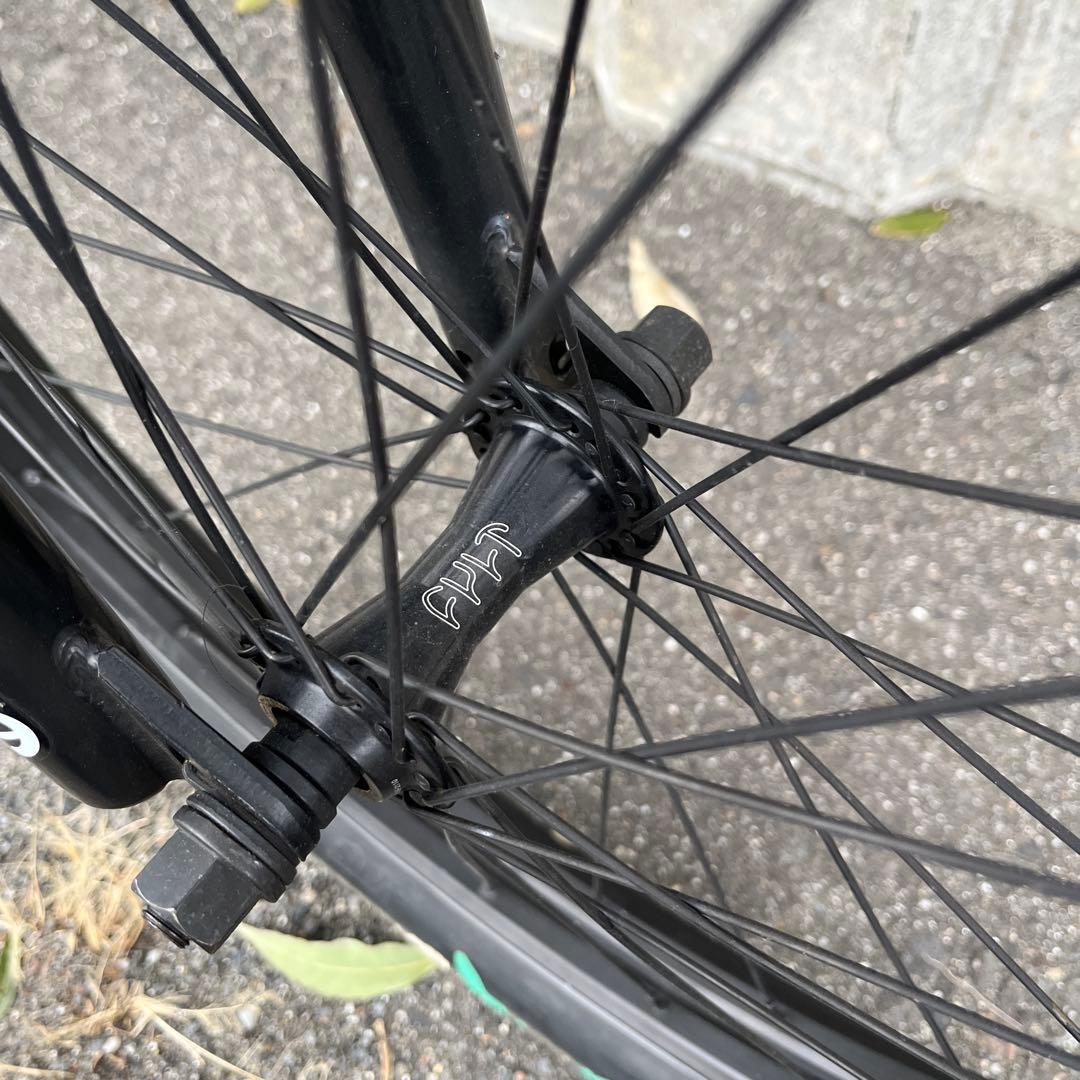 CULT BMX 20インチ　自転車