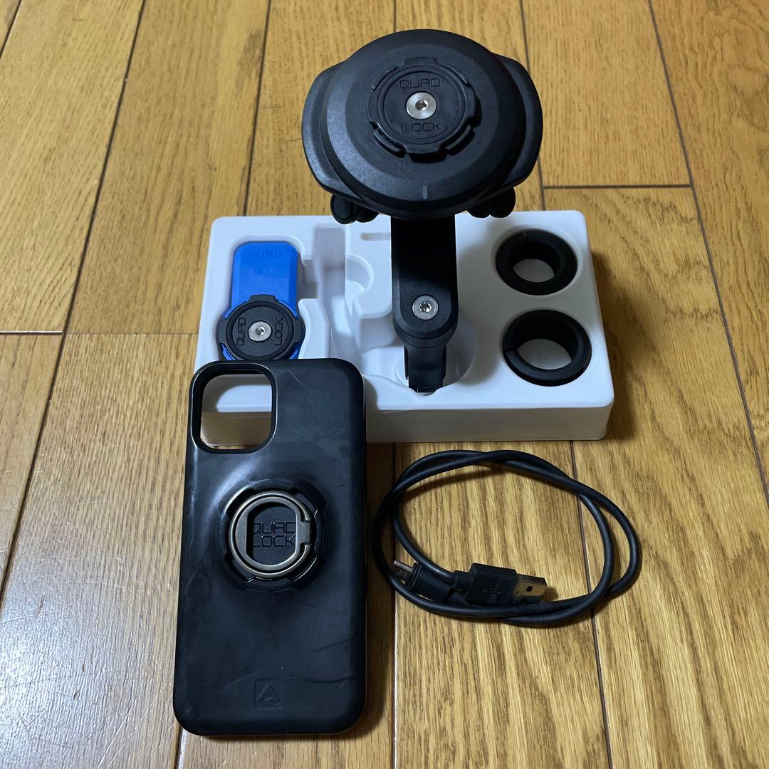 QUAD LOCK.クアッドロック　携帯充電機能付き携帯マウントと スマホリング