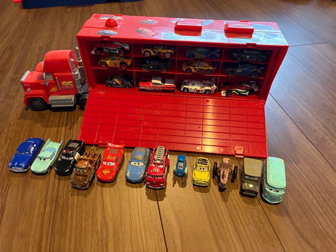大量　44体Cars Lightning McQueen ミニカーセット