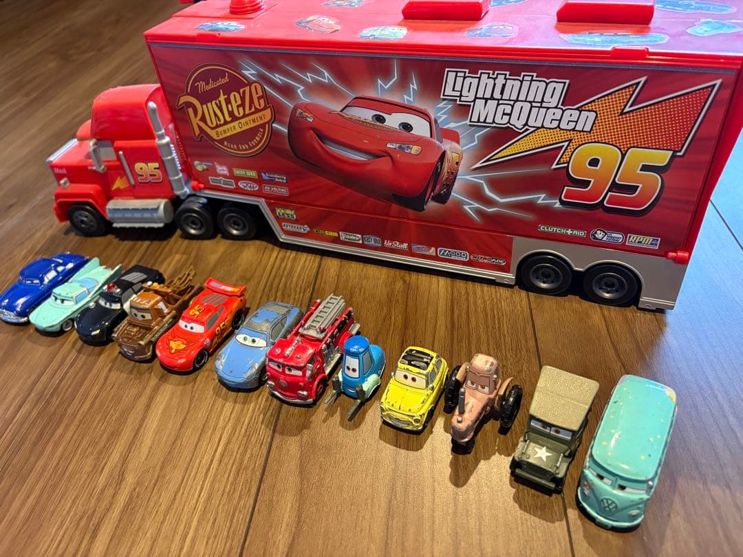 大量　44体Cars Lightning McQueen ミニカーセット