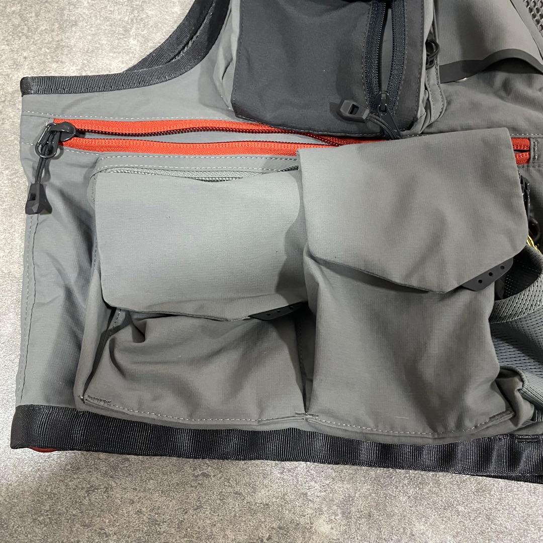 【美品】SIMMS フィッシッングベスト シムス 渓流 フライ サイズL ベスト