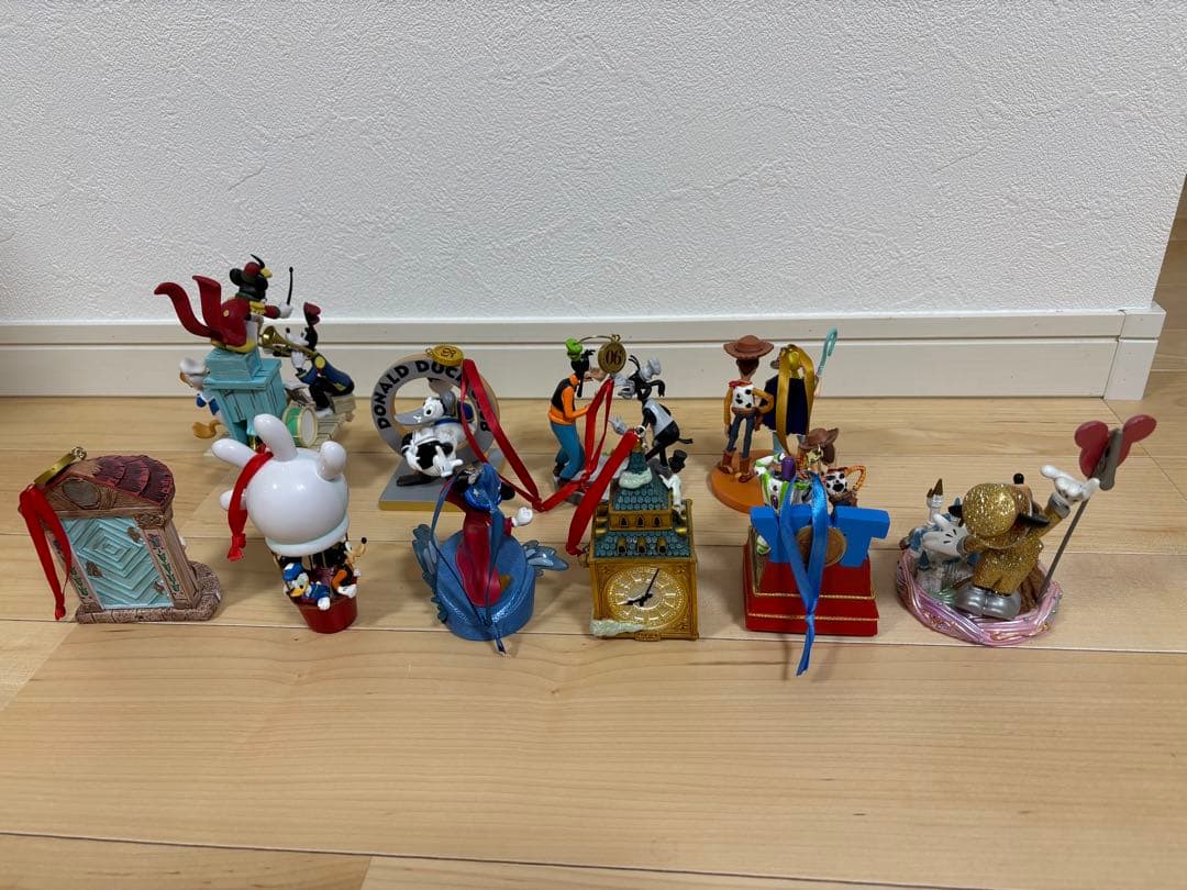 ディズニー　ピクサー　オーナメント　フィギュア　10種類