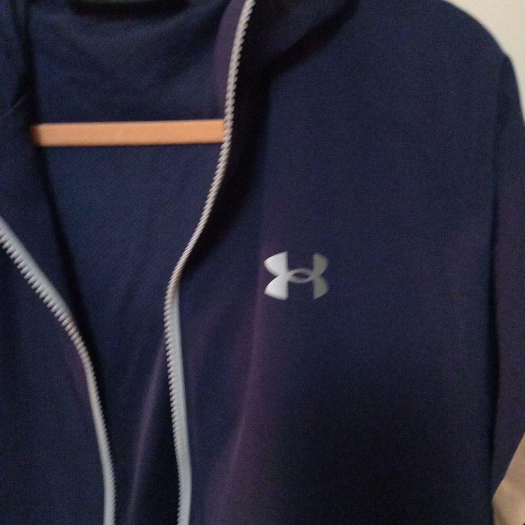お値下げ！新品未使用！Under Armour 迷彩柄上下ウィンドブレーカー