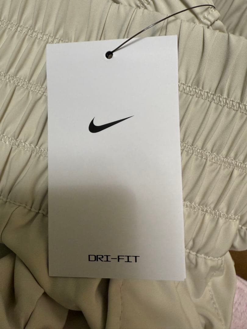 ナイキ ロングパンツ ONE Dri-FIT FZ4786-104 NIKE