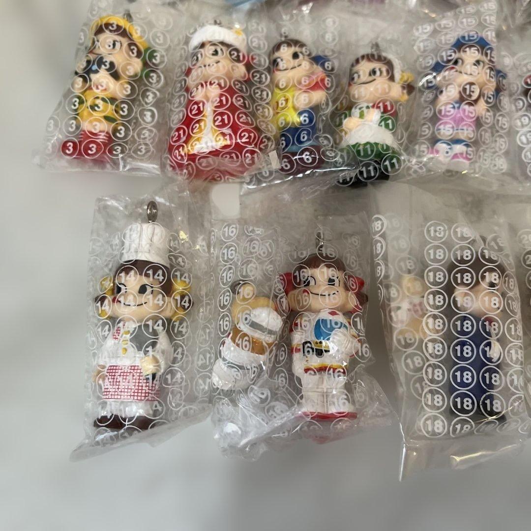 新品未使用 ミニミニペコちゃん キーホルダー 18体まとめ売り