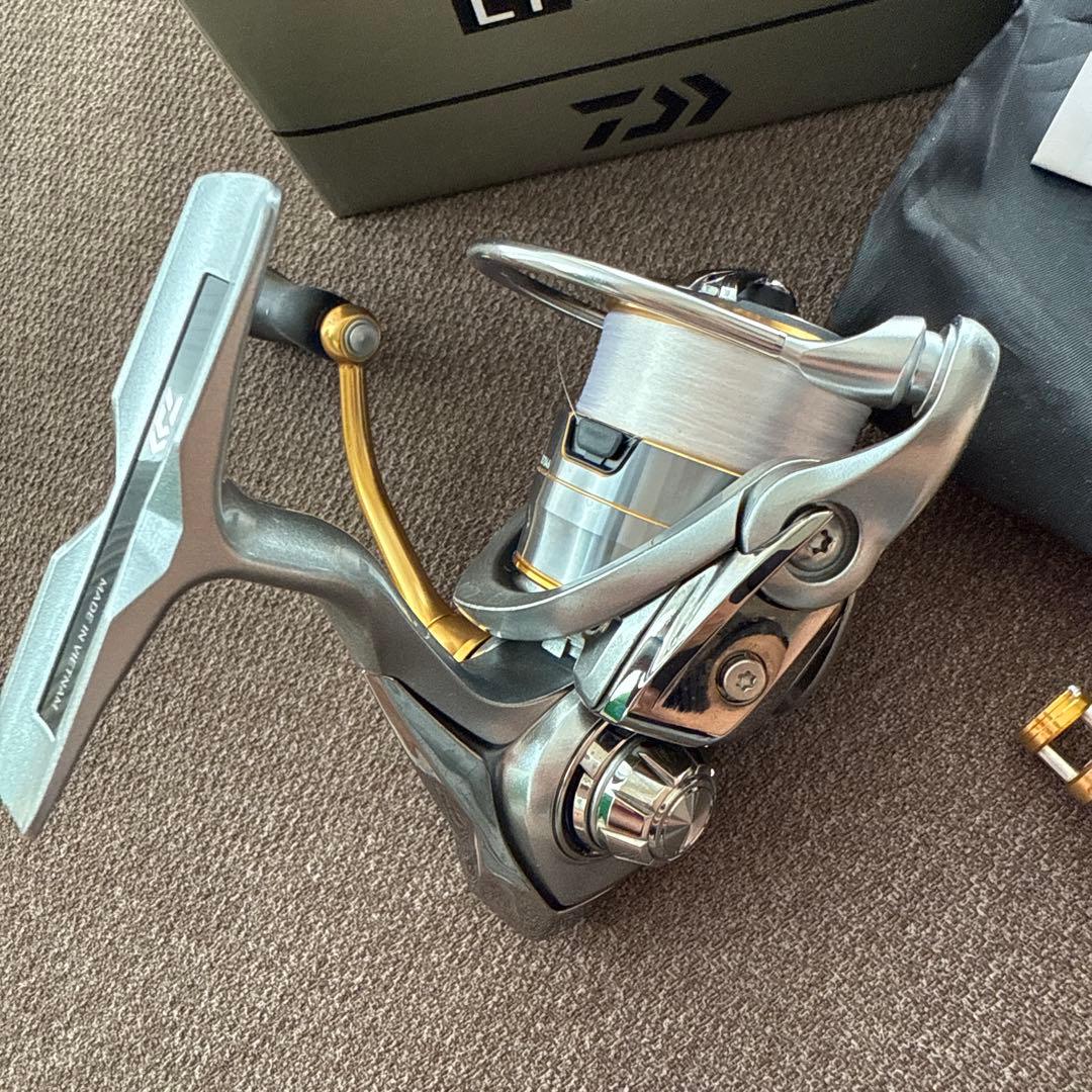 ダイワ 18フリームス DAIWA FREAMS LT2000S リール