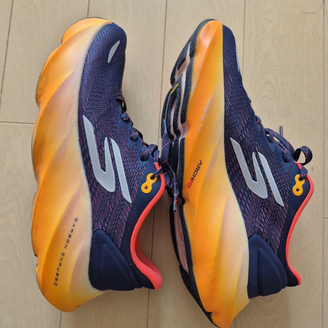 Skechers エアロバースト　27cm