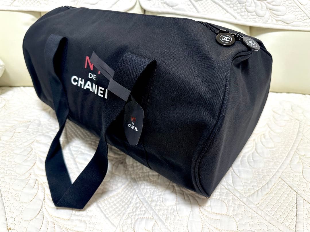 CHANELノベルティ　ジムバッグ黒ブラック　ボストンバッグ