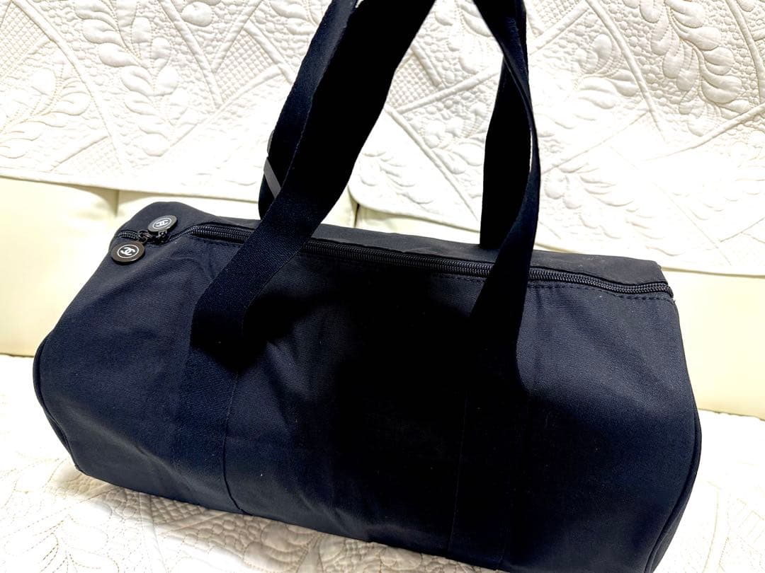 CHANELノベルティ　ジムバッグ黒ブラック　ボストンバッグ