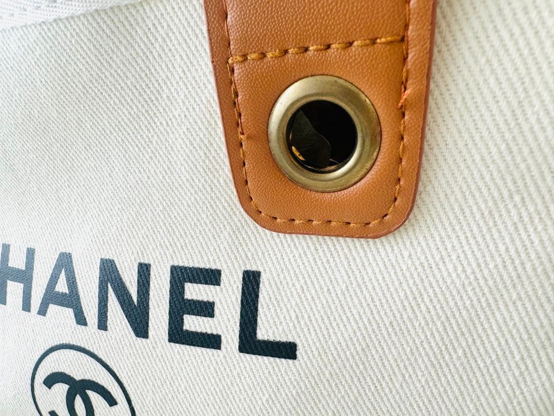 CHANELノベルティ☆ハンドバッグ新品未使用キャンバス白アイボリー