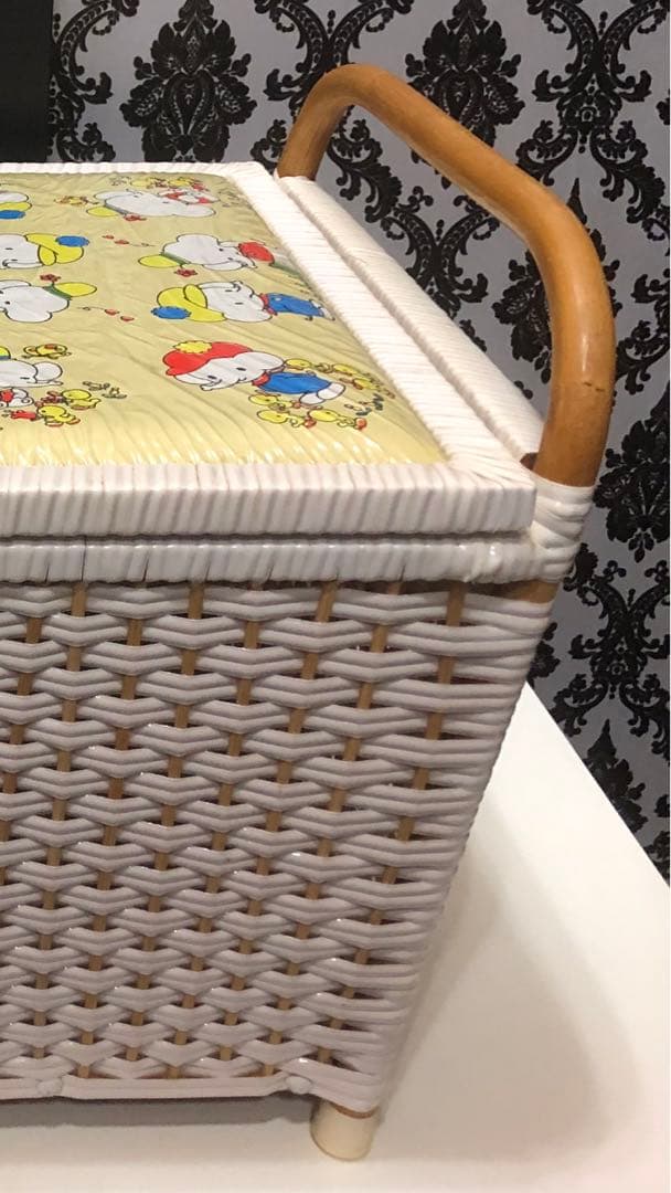 ファンシーなレトロ ぞうさん♦️ラタン風カゴ収納♦️木の取っ手付♦️美品♦️送料込