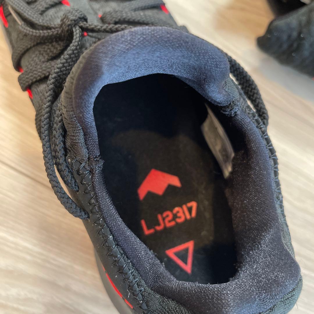 NIKE レブロン　LJ2317 バスケットボールシューズ ブラック/レッド