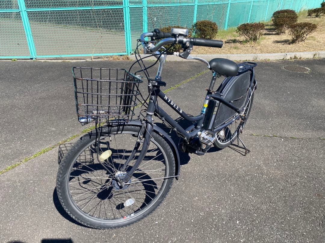 つや消しの紺色　電動アシスト自転車