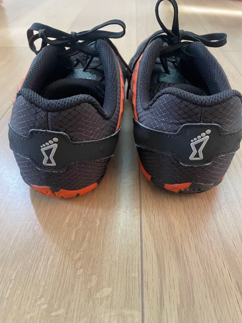 INOV-8 BARE-XF 210 V2 オレンジ/ブラック