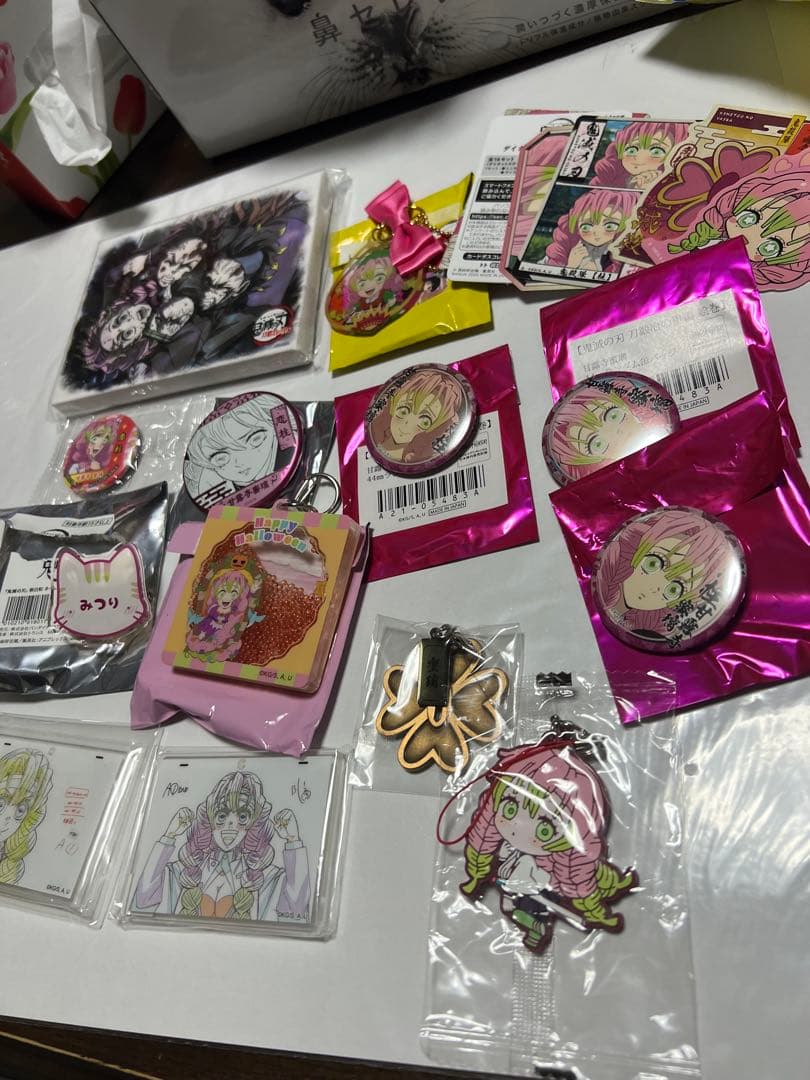 鬼滅の刃　甘露寺蜜璃　アクスタ　缶バッチ　まとめ売り