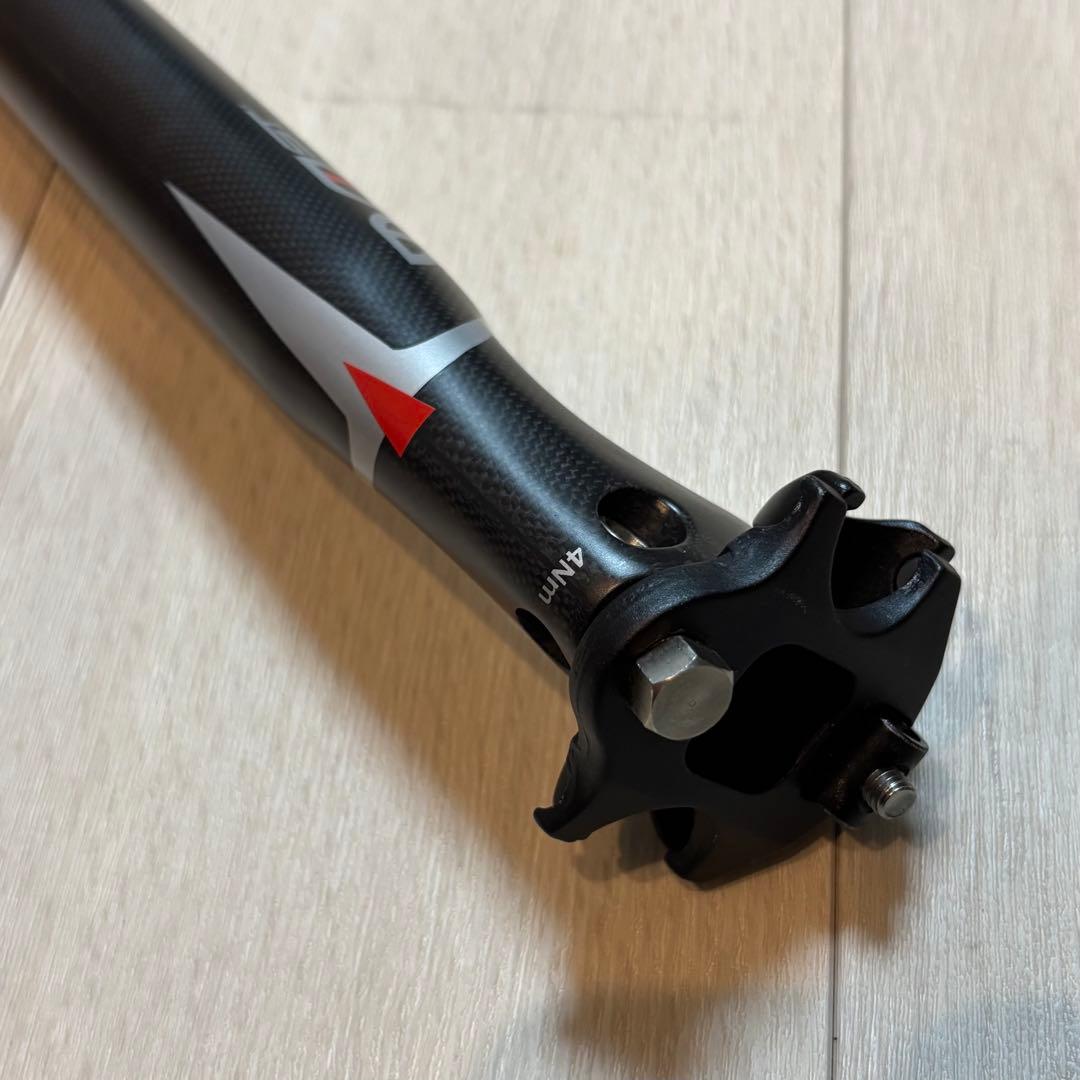 MOST 1Kカーボン シートポスト 31.6×300 完成車外し