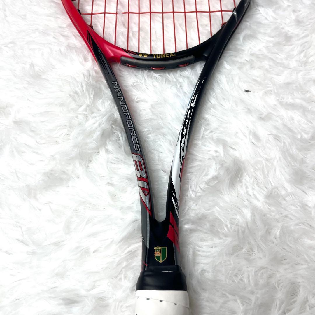 【美品】 ヨネックス ナノフォース8v REV カスタムフィット UL1相当 赤