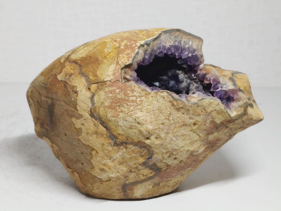 ジオード 1.2kg アメジスト 水晶 原石 鑑賞石 自然石 誕生石 鉱物 鉱石