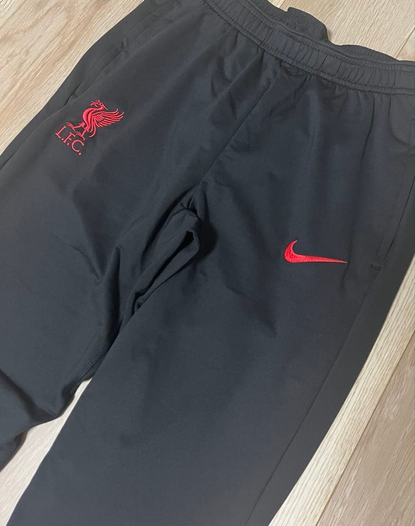 NIKE リバプール　トラックパンツ　トレーニングパンツ　サッカー　ジャージ