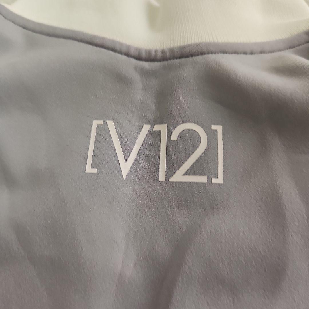 V12 グレー ハーフジップモックネック2
