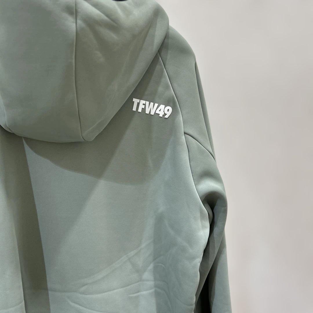新品❤️TFW49 フード付きグリーンスウェット