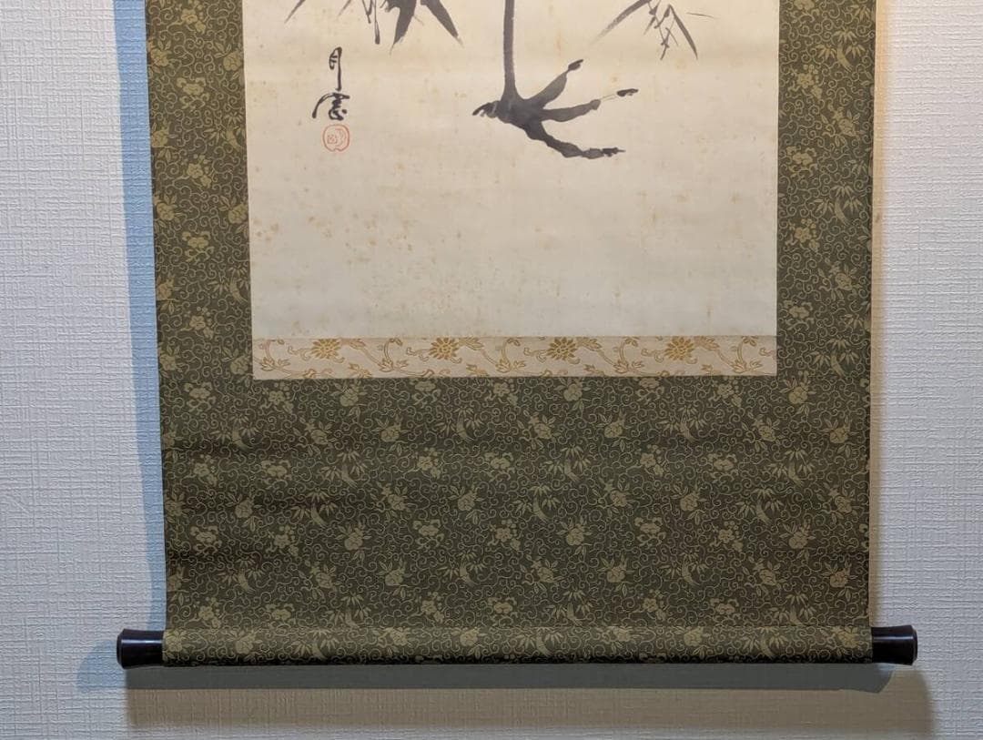 【真作】掛軸　丹頂鶴図　端正な筆致に朱日が映える佳品　　合箱入　U177