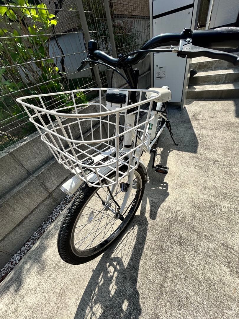 【最終値下げ】22インチbikke 子供用自転車 ホワイト 鍵付