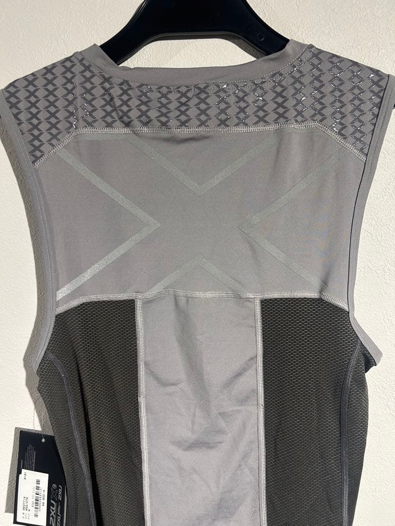 2XU ツータイムズユー グレー トライアスロン　ノースリーブ　ランニングタンク
