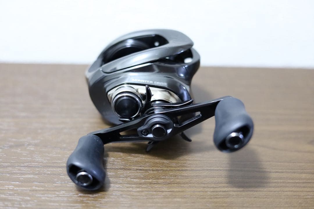 シマノ 23アンタレスDC MD HG 右 美品 淡水のみ ゴリ感なし DC正常