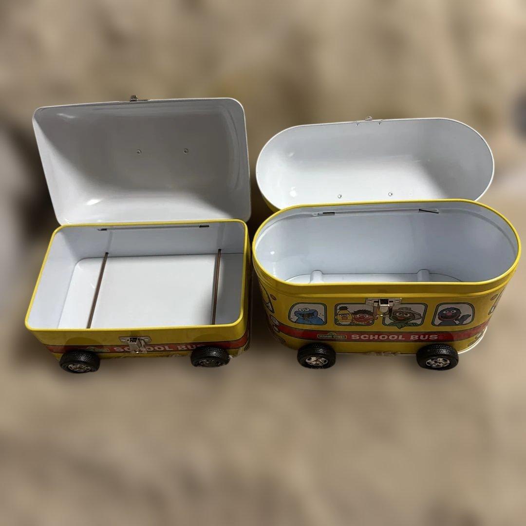 セサミストリート　スクールバス　缶 ２個セット
