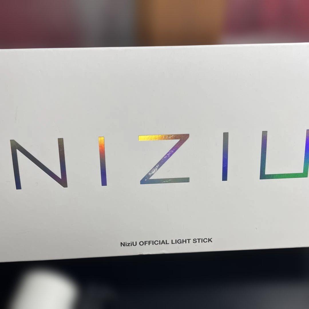 NIZIU 公式ペンライト　カバー付き