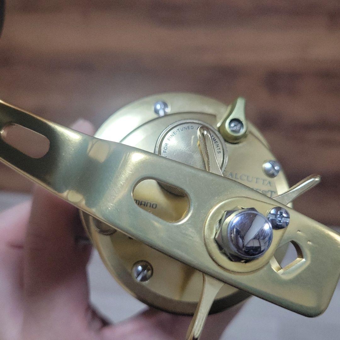 SHIMANO シマノ カルカッタコンクエスト800F 箱付き