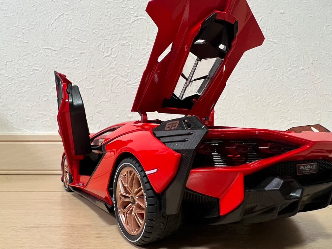 ランボルギーニ シアン ミニカー 1/18 H102