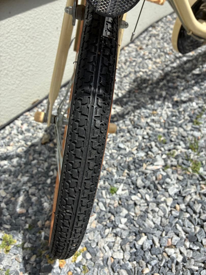 【引取限定】BRIDGESTONE ハッチ 18インチ　クリーム色