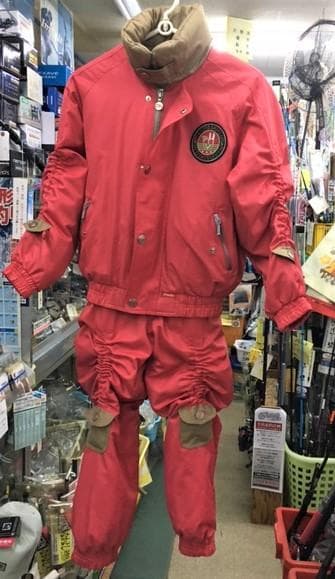 大幅値引中！フェニックスのジュニア用スキーウエア（20cm伸縮OK）１2０ｃｍ