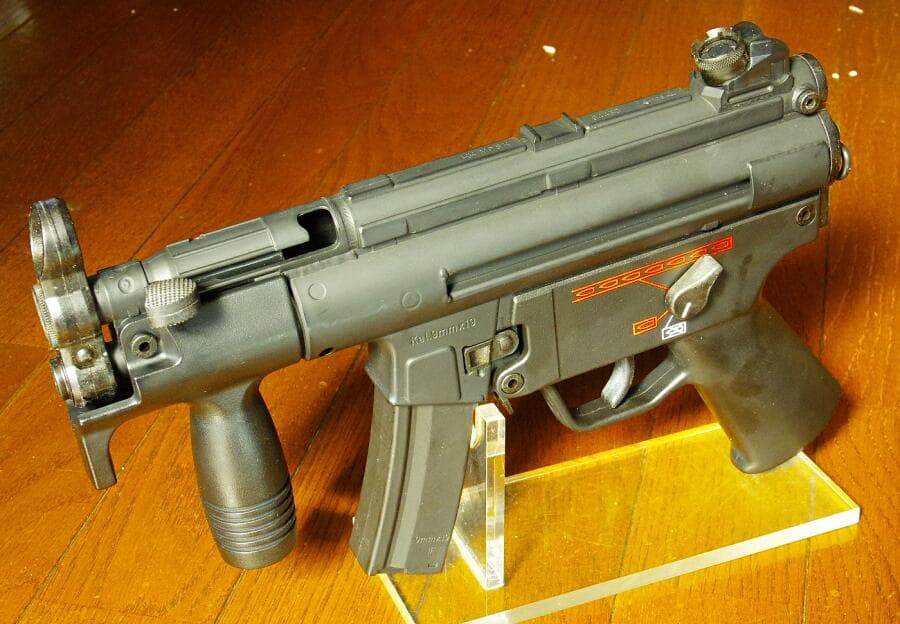 東京マルイ H&K MP5クルツA4 純正バッテリー＆充電器付き