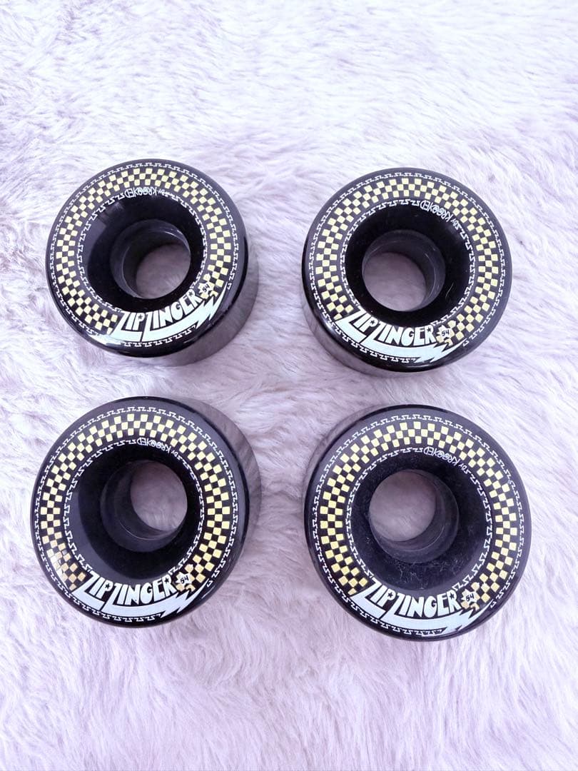 新品 ソフトウィール KROOKED ZIP ZINGER 54mm 78A 黒