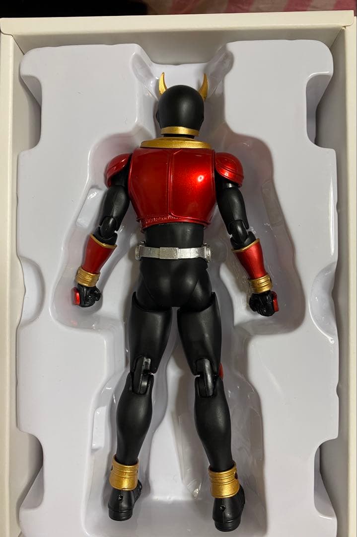 S.H.Figuarts 仮面ライダークウガ マイティフォーム ディケイドver