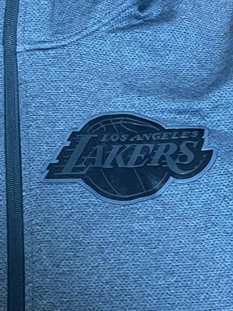ロ*ス様 【日本未発売】 Los Angeles Lakers フルジップジャケ
