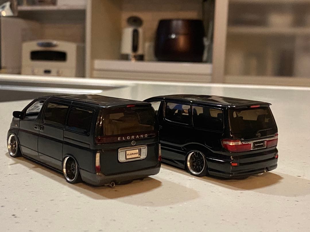 あの頃のフラッグシップミニバン ローダウンカスタム　2台セット1/43