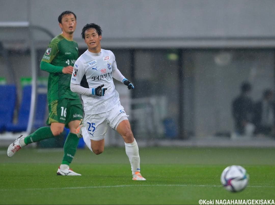 サッカー　大分トリニータ 2022　小林成豪 #25　ユニフォーム　アウェイ
