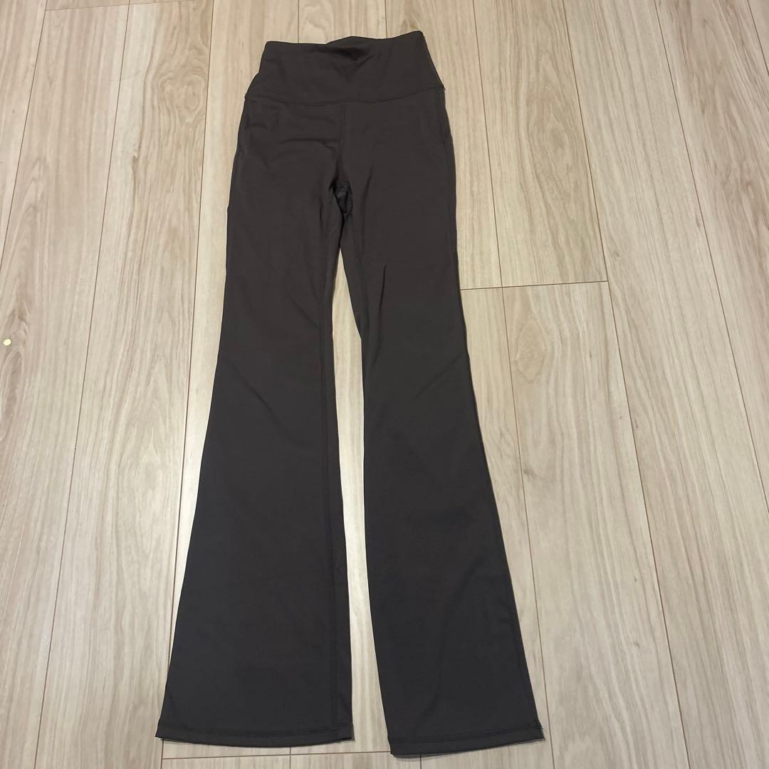 Lululemon ハイウエスト フレア ヨガパンツ　S