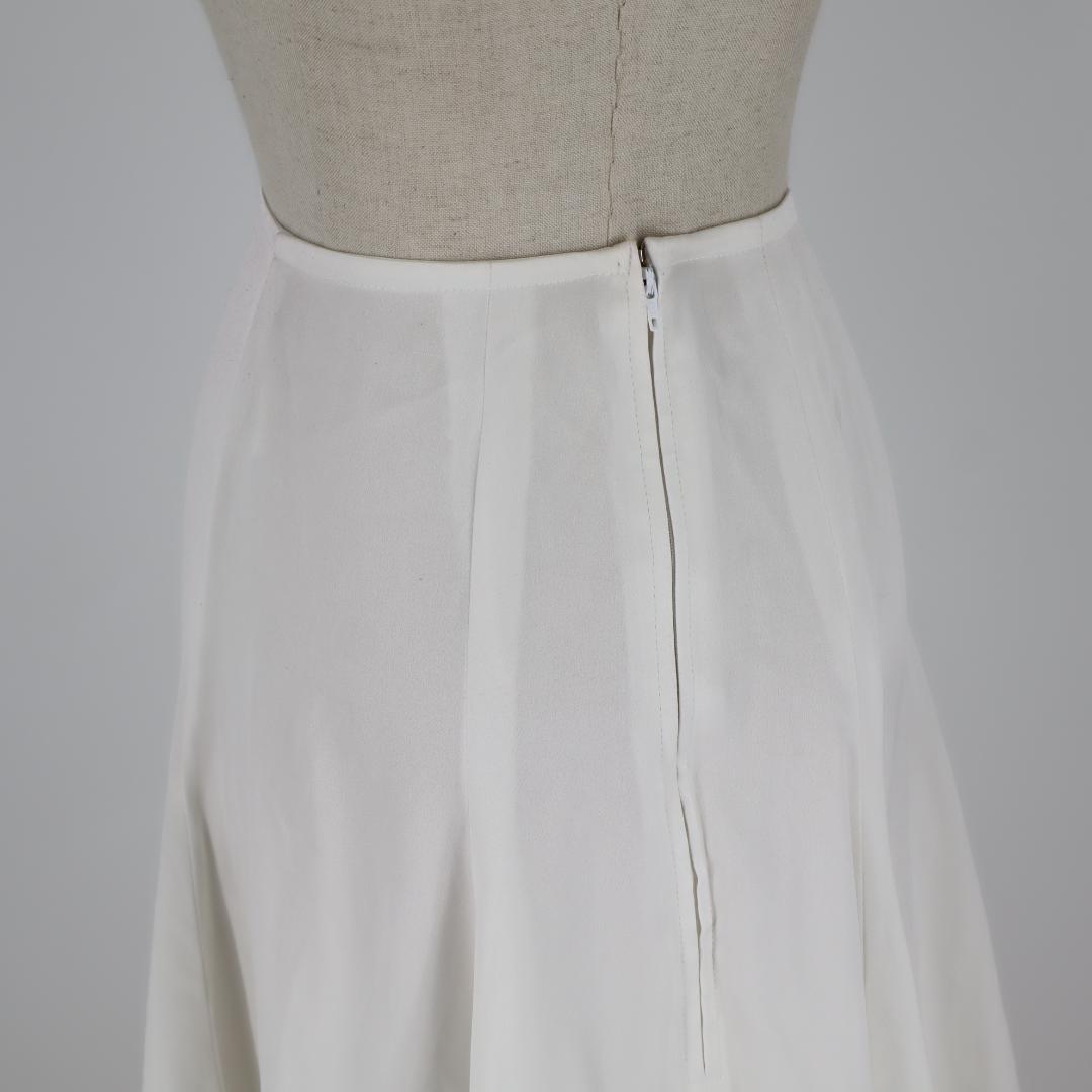 【美品 フラメンコ衣装】ホワイト×レッド ファルダ ペチコート 大きく広がる裾